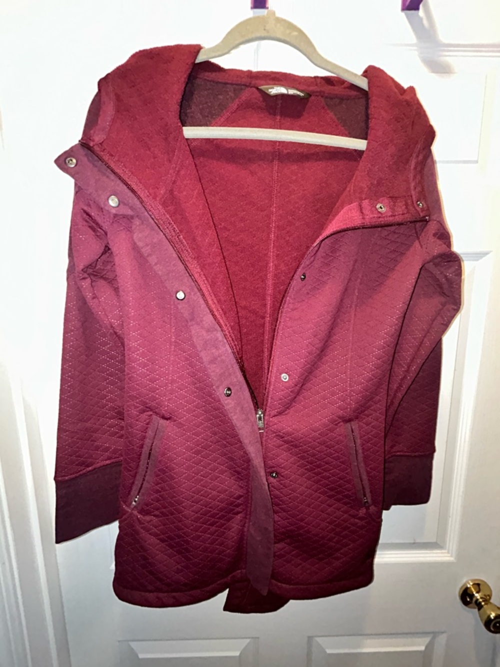 The North Face Women's Quilted Fleece Jacket - Wine - Picture 7 of 8